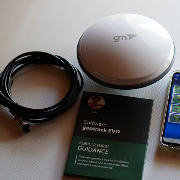 Agricultural guidance software geotrack with GM SMART GNSS receiver
